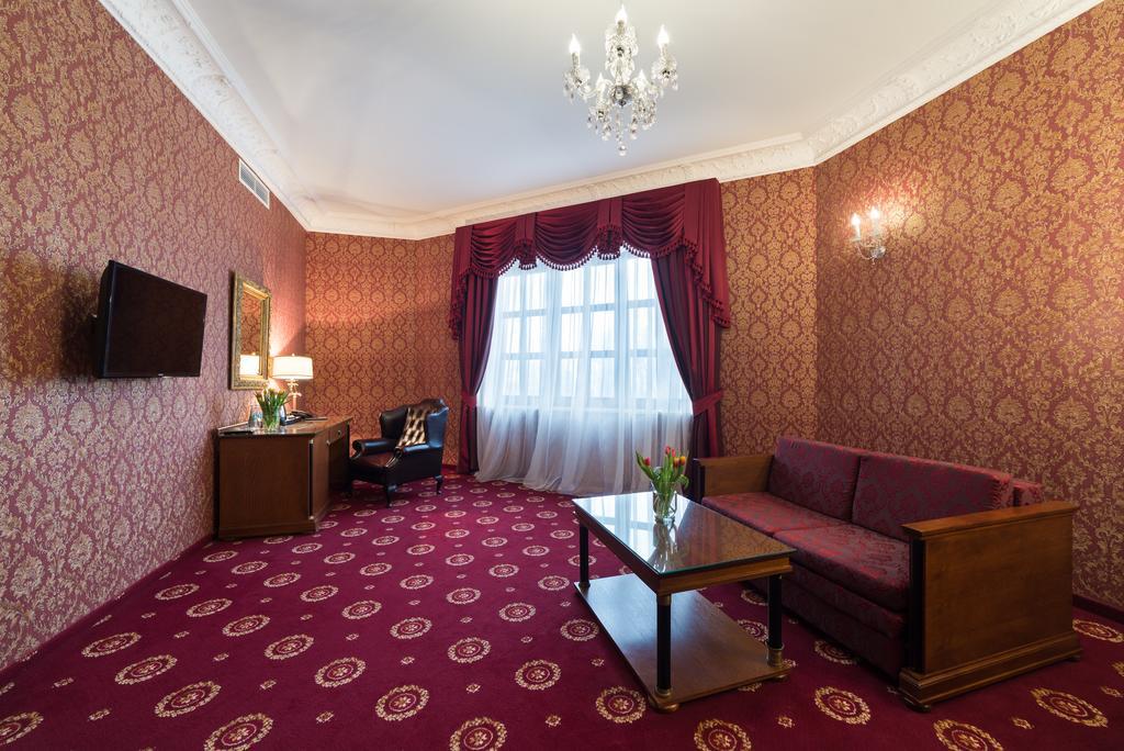 Hotel Jaroslaw Exterior photo